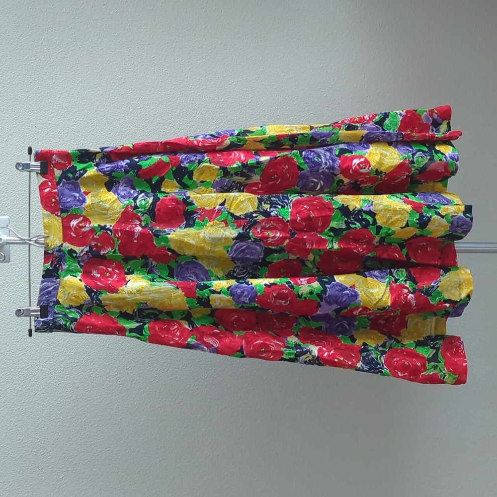 Beautiful Vintage Textured A-line Floral Skirt